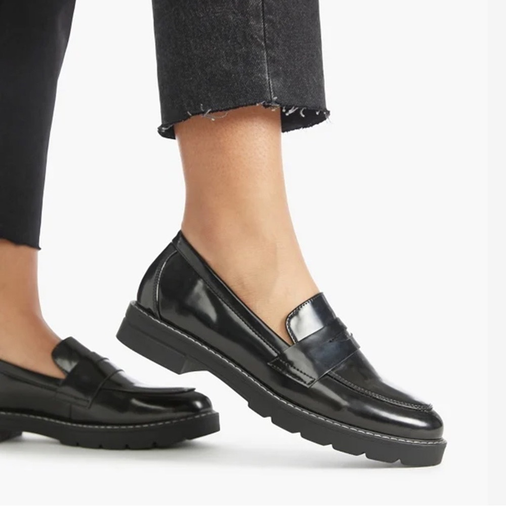 NEW Danica Loafers, Size 7, Color Black